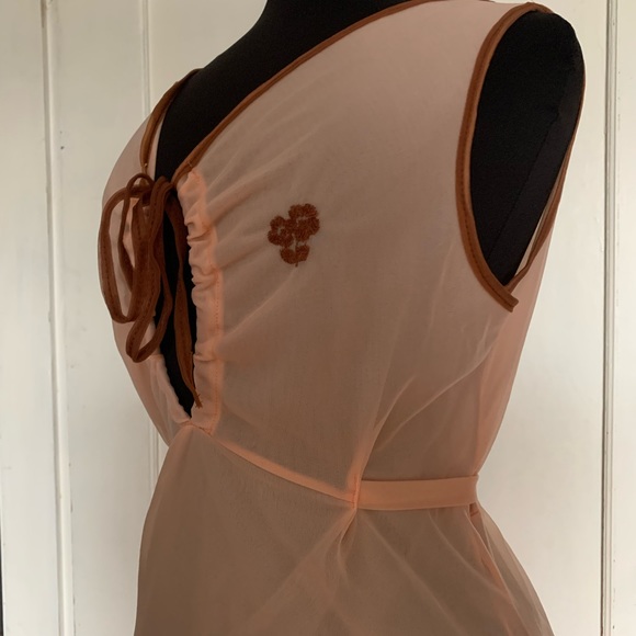 Chiffon peach 1970s Bloomingdale’s chiffon nightgown - Picture 9 of 9